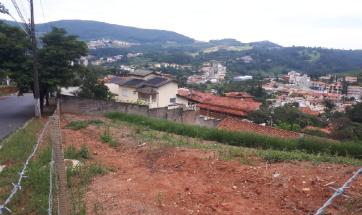 TERRENO PRÓXIMO AO CENTRO