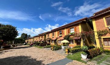 CASA EM CONDOMÍNIO