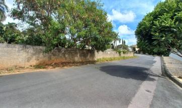 TERRENO EM BAIRRO