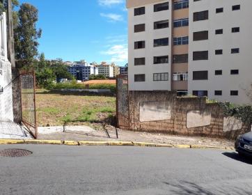 EXCELENTE TERRENO CENTRAL