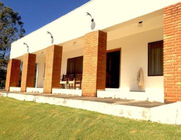CASA EM BAIRRO