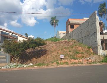 TERRENO EM BAIRRO