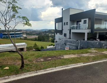 TERRENO EM CONDOMÍNIO