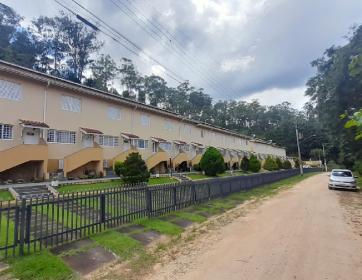 CASA EM CONDOMÍNIO FECHADO