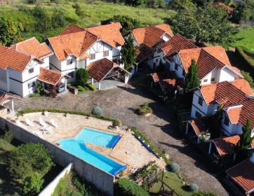 CASA COND. FECHADO