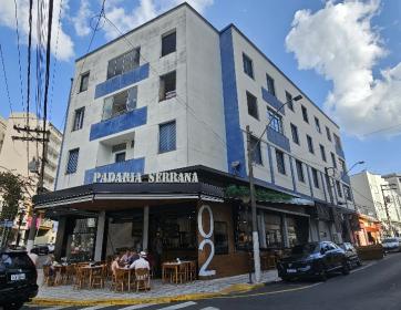 APTO. NO CENTRO SERRA NEGRA