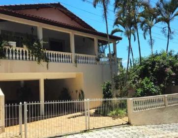 CASA EM BAIRRO