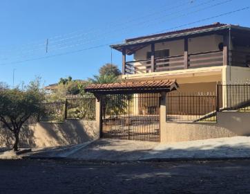 CASA EM BAIRRO PRÓX. CENTRO