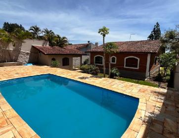 CASA PRÓXIMO AO CENTRO