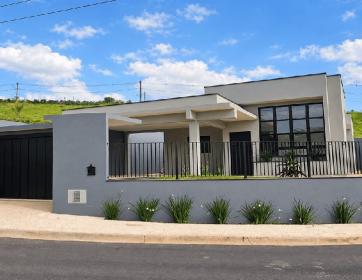 CASA NOVA EM SERRA NEGRA-SP
