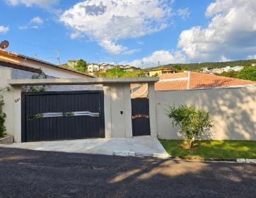 CASA TÉRREA PRÓXIMA AO CENTRO