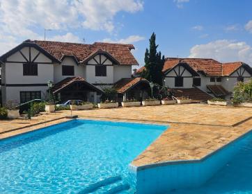 CASA EM CONDOMÍNIO FECHADO